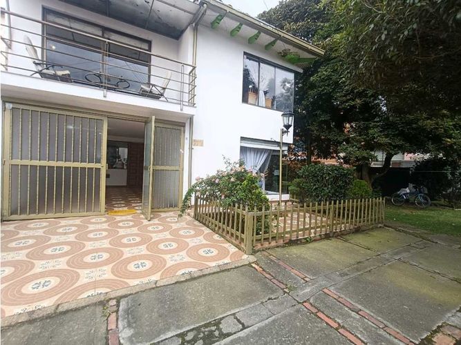 Casa de 3 alcobas en venta en Cr San Sebastian, Chía, 153 m² · foto 2 de 24
