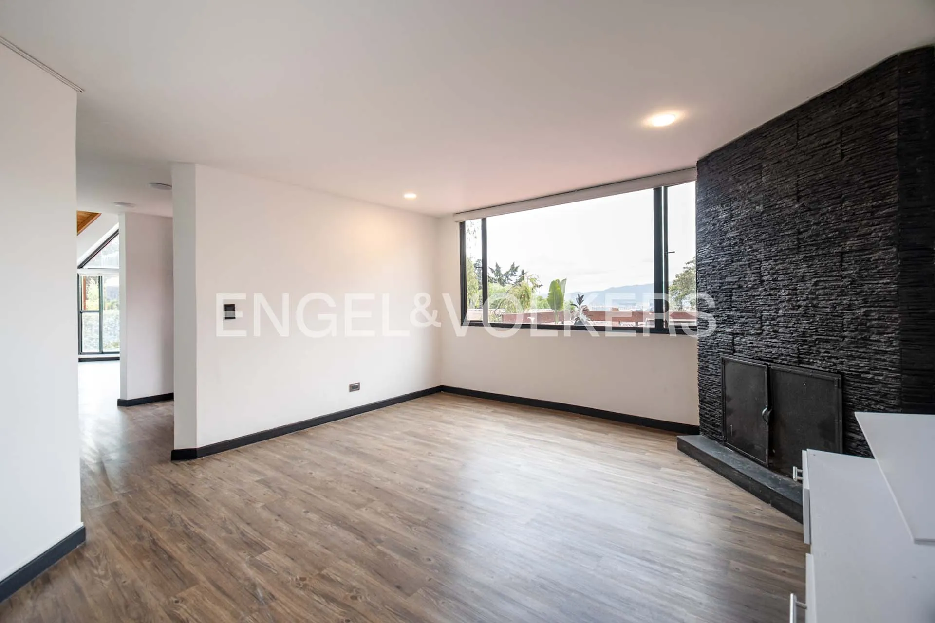 Casa en venta en Cerros De Suba, Bogotá · foto 3 de 23