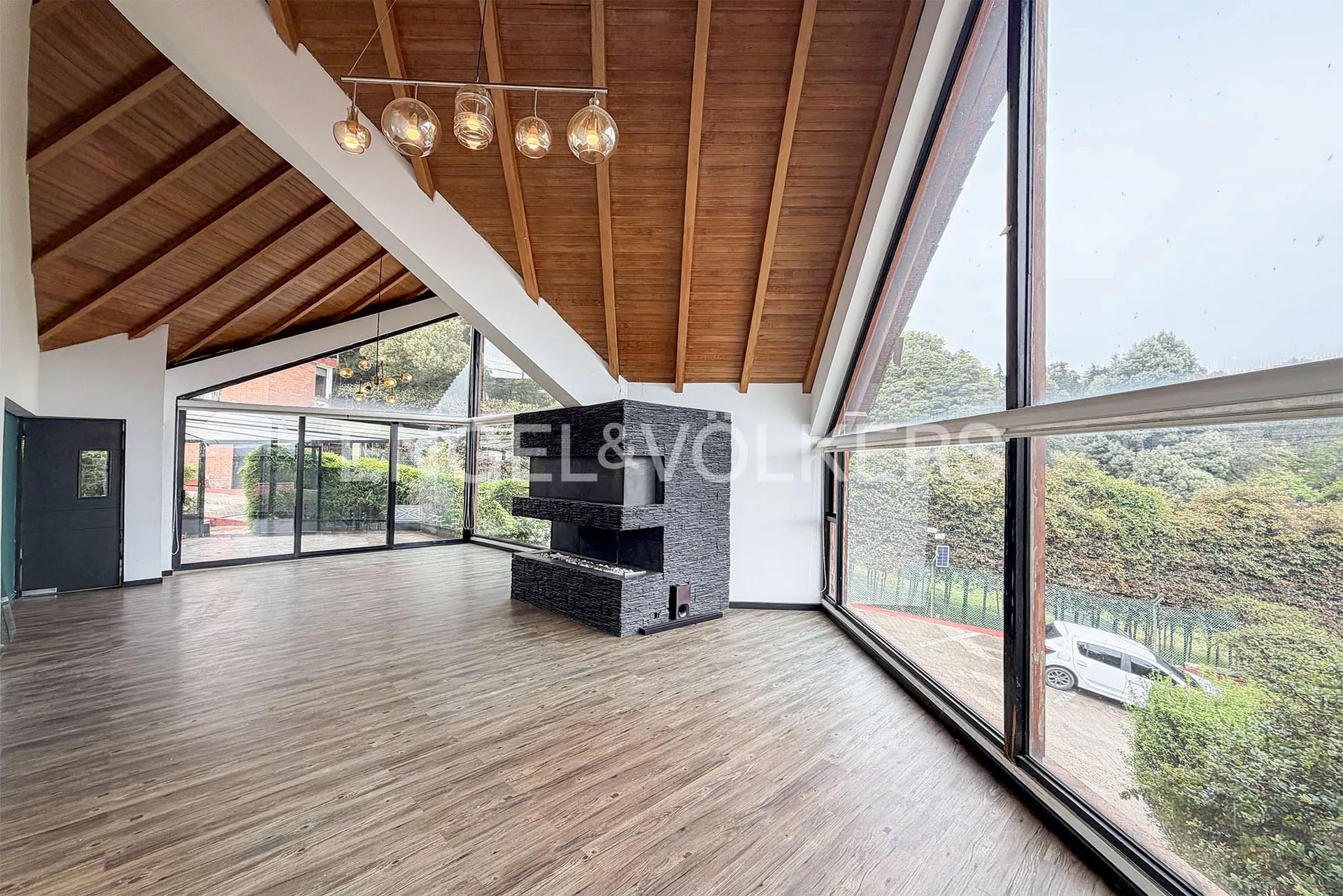 Casa en venta en Cerros De Suba, Bogotá · foto 2 de 23
