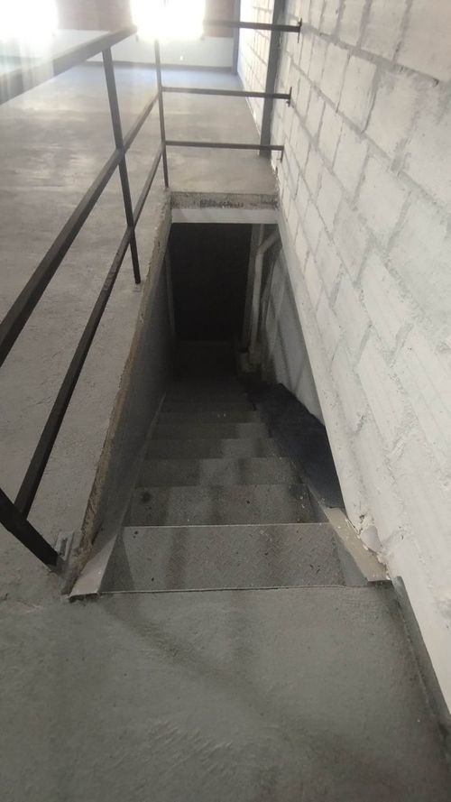 Bodega en venta en Cristo Rey, Medellín, 170 m² · foto 2 de 7