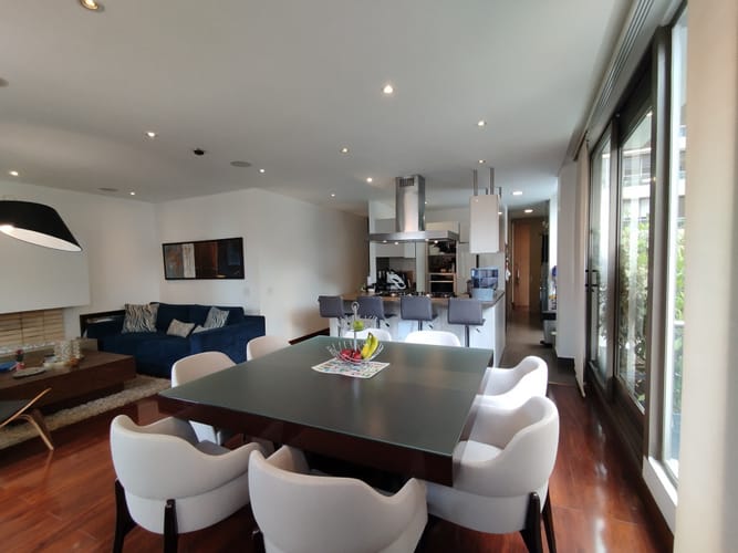 Apartamento de 3 alcobas en venta en Chicó Navarra, Bogotá, 155 m² · foto 3 de 24