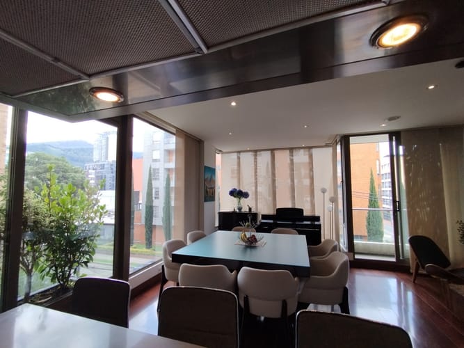 Apartamento de 3 alcobas en venta en Chicó Navarra, Bogotá, 155 m² · foto 10 de 24