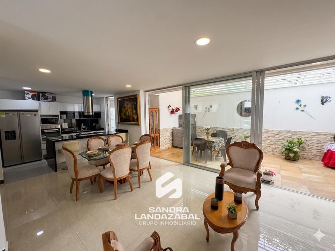 Casa de 4 alcobas en venta en Lagos Del Cacique, Bucaramanga, 220 m² · foto 5 de 17
