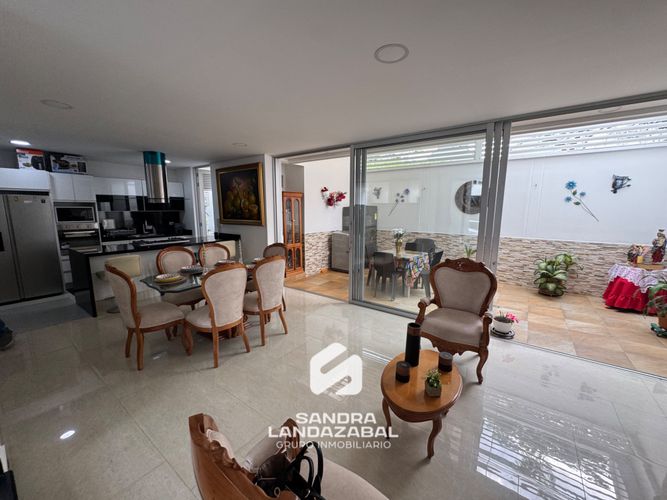 Casa de 4 alcobas en venta en Lagos Del Cacique, Bucaramanga, 220 m² · foto 9 de 17