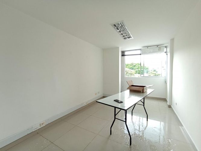 Oficina en arriendo en San Fernando Viejo, Cali, 71 m² · foto 12 de 13