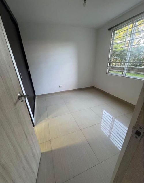 Apartamento en venta en Villa Del Prado, Cali · foto 3 de 7