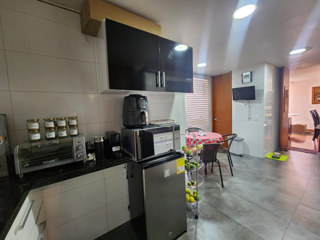 Apartamento en venta en Santa Barbara Central, Bogotá · foto 4 de 17