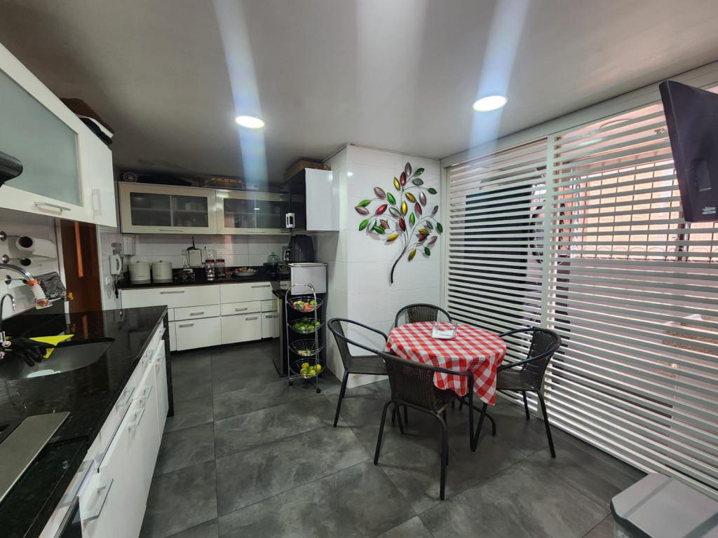 Apartamento en venta en Santa Barbara Central, Bogotá · foto 5 de 17