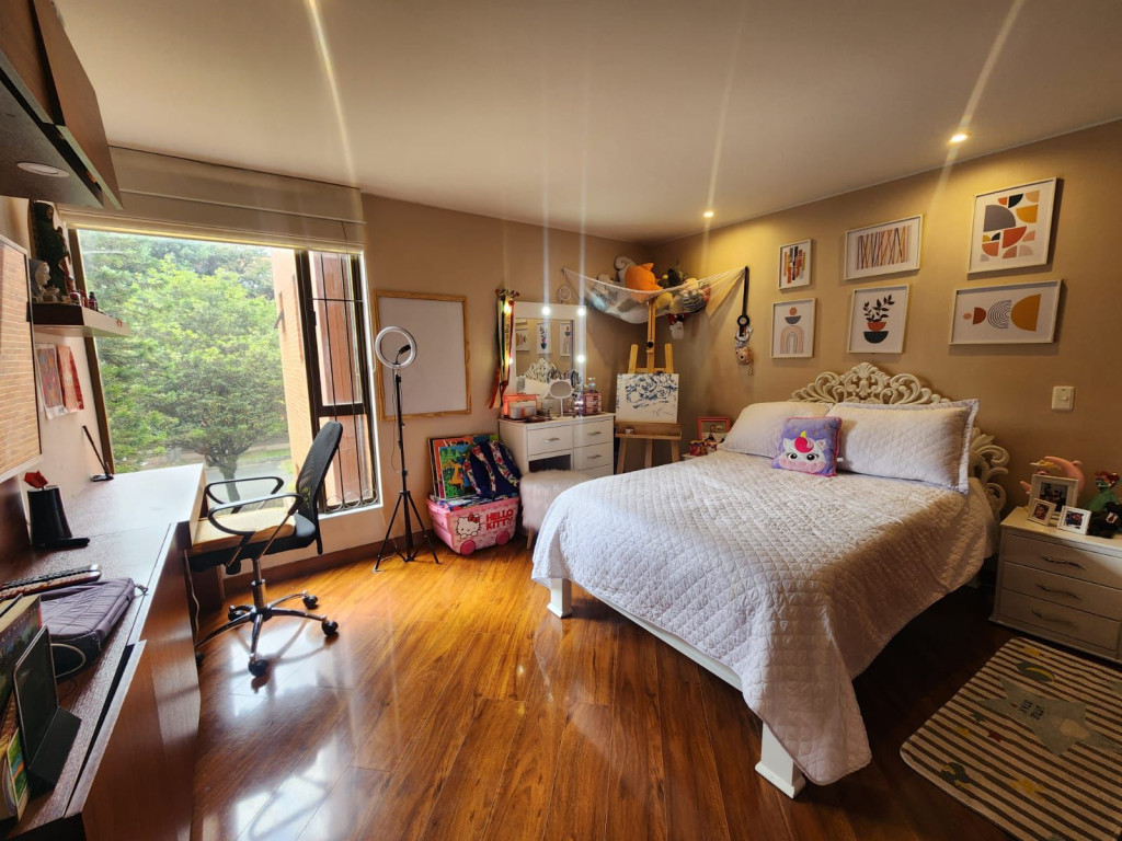 Apartamento en venta en Santa Barbara Central, Bogotá · foto 9 de 17