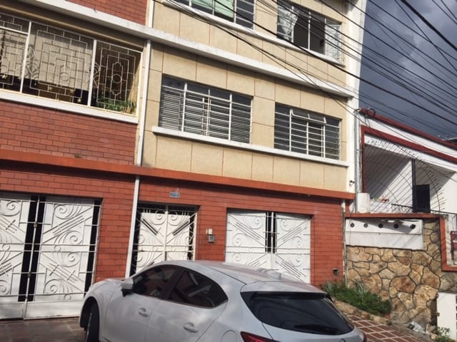 Edificio en venta en Miraflores, Cali, 1078 m² · foto 3 de 6