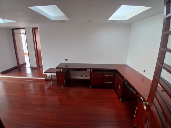 Apartamento de 5 alcobas en arriendo en Santa Barbara Occidental, Bogotá, 340 m² · foto 2 de 24