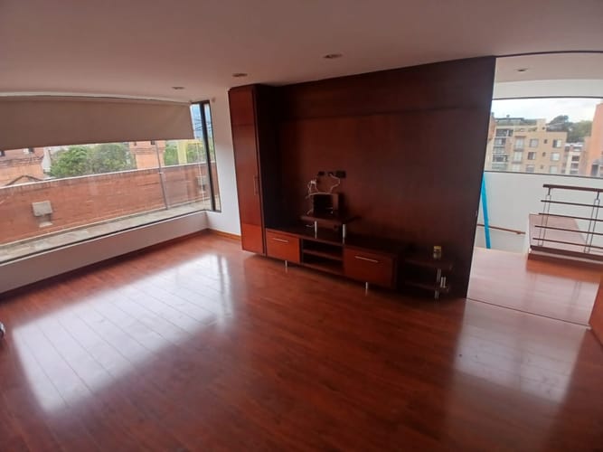 Apartamento de 5 alcobas en arriendo en Santa Barbara Occidental, Bogotá, 340 m² · foto 6 de 24