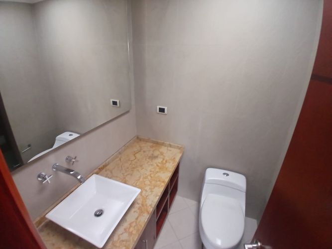 Apartamento de 5 alcobas en arriendo en Santa Barbara Occidental, Bogotá, 340 m² · foto 19 de 24
