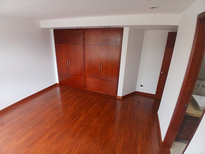 Apartamento de 5 alcobas en arriendo en Santa Barbara Occidental, Bogotá, 340 m² · foto 21 de 24