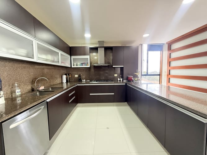 Apartamento de 3 alcobas en venta en Bosque Medina, Bogotá, 270 m² · foto 8 de 24