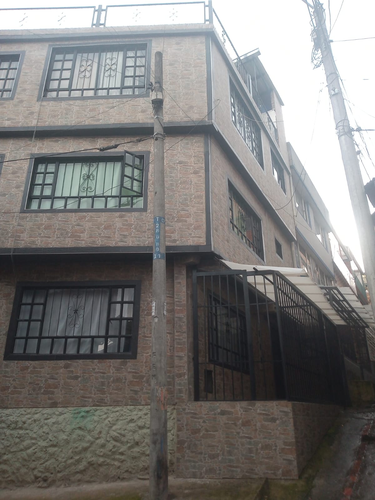 Casa en venta en Las Guacamayas, Bogotá · foto 2 de 7