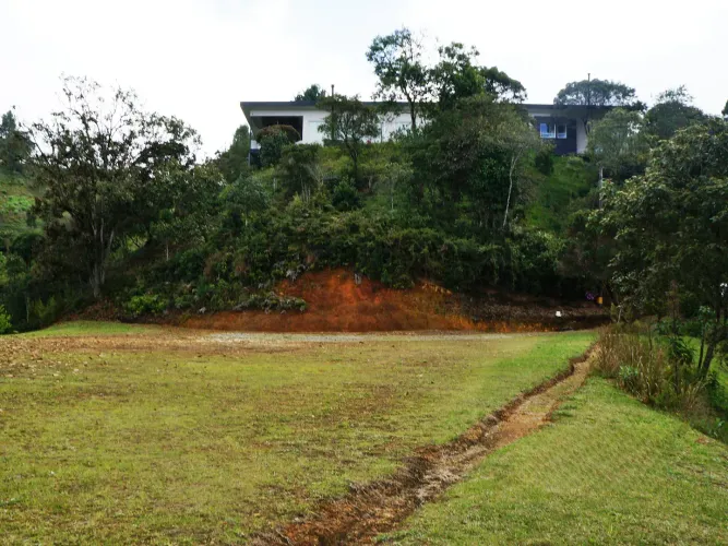 Lote en venta en Santa Elena, El Retiro, 8564 m² · foto 2 de 12