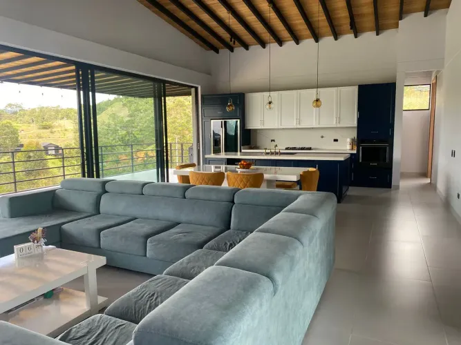 Casa de 3 alcobas en venta en Pantanillo, El Retiro, 1680 m² · foto 8 de 24