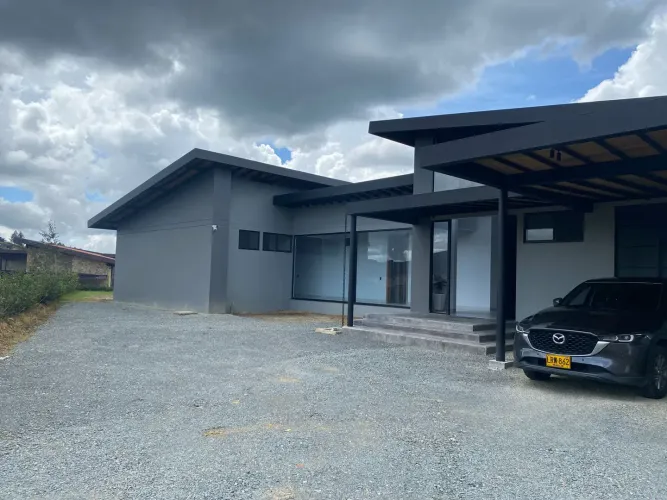 Casa de 3 alcobas en venta en Pantanillo, El Retiro, 1680 m² · foto 11 de 24