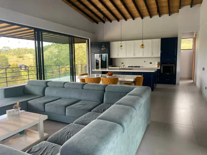 Casa de 3 alcobas en venta en Pantanillo, El Retiro, 1680 m² · foto 13 de 24