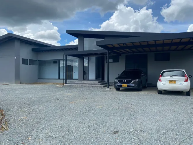 Casa de 3 alcobas en venta en Pantanillo, El Retiro, 1680 m² · foto 15 de 24