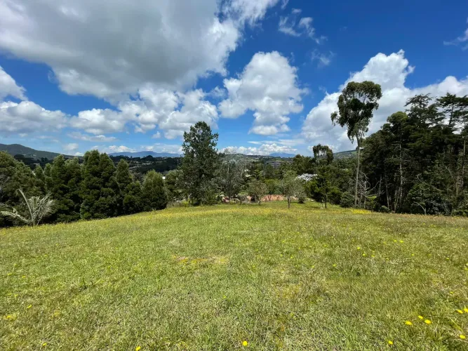 Lote en venta en Las Palmas, Envigado, 5750 m² · foto 2 de 7