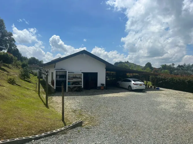 Casa de 4 alcobas en venta en La Mosquita, Guarne · foto 4 de 24