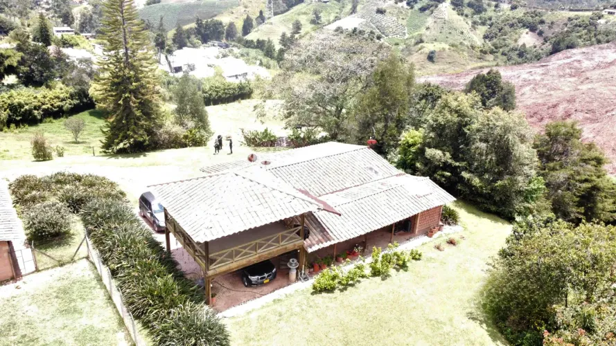 Finca en venta en Fontibon, Rionegro, 35259 m² · foto 4 de 24