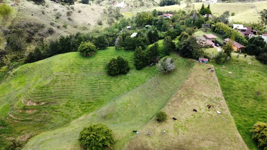 Finca en venta en Fontibon, Rionegro, 35259 m² · foto 8 de 24