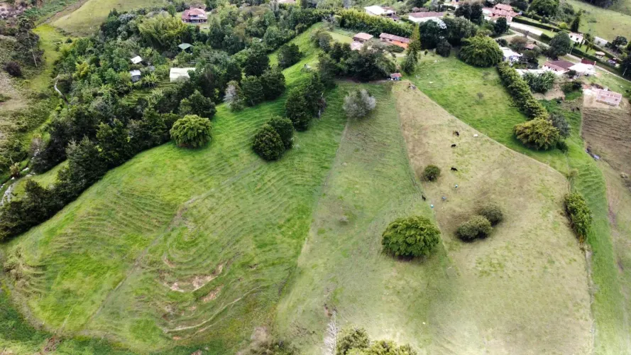 Finca en venta en Fontibon, Rionegro, 35259 m² · foto 11 de 24