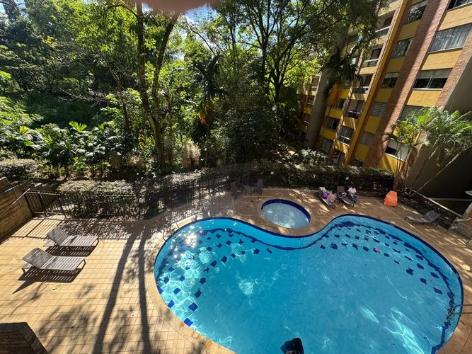 Apartaestudio en venta en Oviedo, Medellín, 52 m² · foto 9 de 11