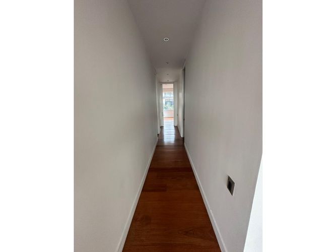 Apartaestudio en venta en Los Rosales, Bogotá, 190 m² · foto 8 de 24
