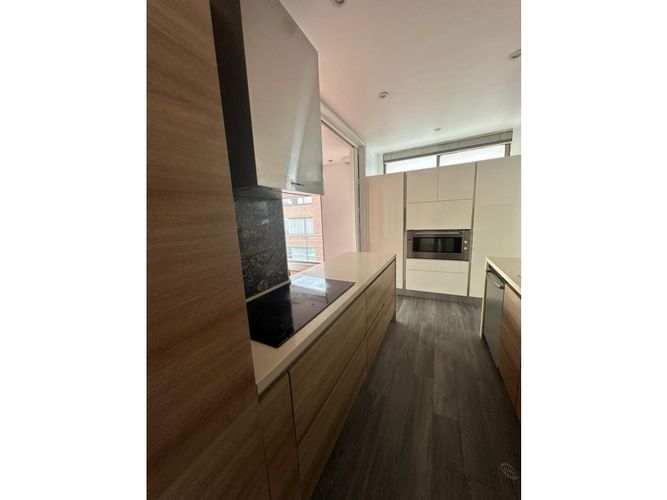 Apartaestudio en venta en Los Rosales, Bogotá, 190 m² · foto 13 de 24