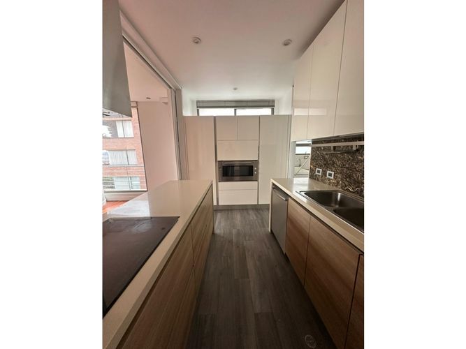 Apartaestudio en venta en Los Rosales, Bogotá, 190 m² · foto 18 de 24