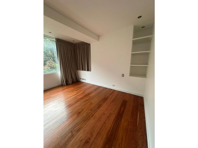Apartaestudio en venta en Los Rosales, Bogotá, 190 m² · foto 19 de 24