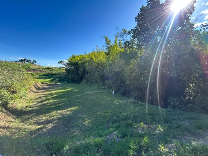 Lote en venta en Tribunas Corcega, Pereira, 2872 m² · foto 2 de 9