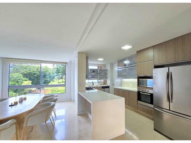 Apartamento de 3 alcobas en venta en Los Balsos, Medellín, 200 m² · foto 8 de 24