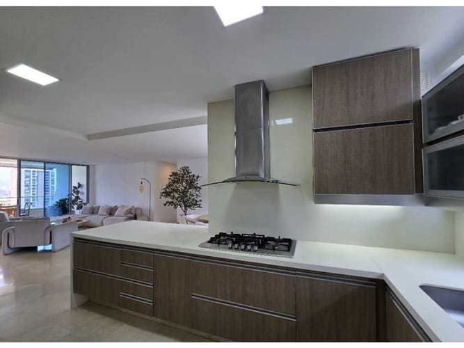 Apartamento de 3 alcobas en venta en Los Balsos, Medellín, 200 m² · foto 9 de 24