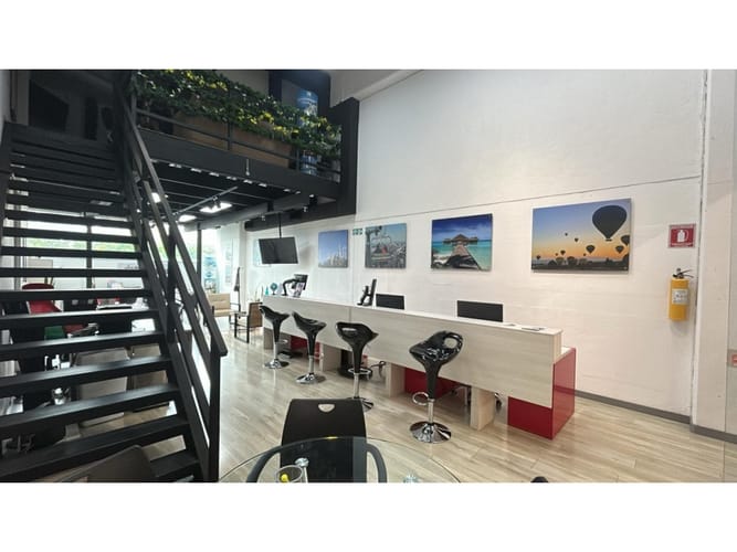 Local en arriendo en Loma Del Escobero, Envigado, 100 m² · foto 2 de 12