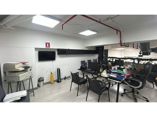 Local en arriendo en Loma Del Escobero, Envigado, 100 m² · foto 10 de 12
