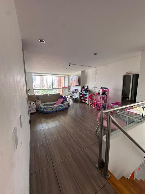 Apartamento de 4 alcobas en arriendo en Zuñiga, Medellín, 185 m² · foto 3 de 16