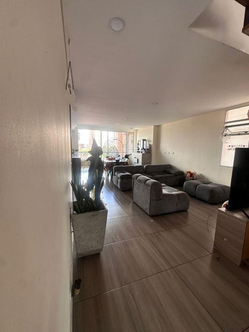 Apartamento de 4 alcobas en arriendo en Zuñiga, Medellín, 185 m² · foto 5 de 16