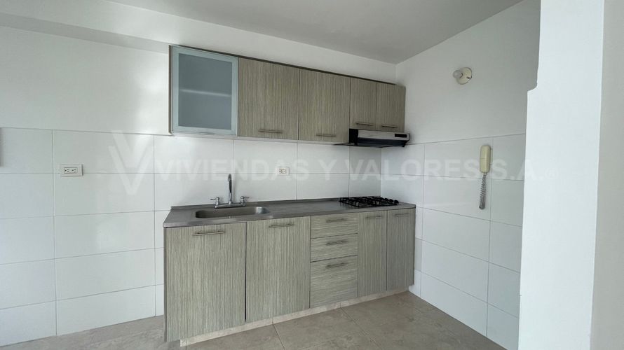 Apartamento de 3 alcobas en venta en La Floresta, Los Patios, 75 m² · foto 2 de 12