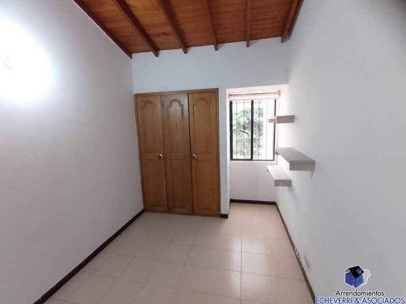Casa en venta en Loma De Las Brujas, Envigado · foto 7 de 11