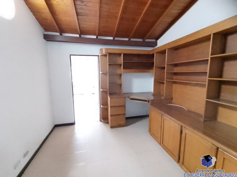 Casa en venta en Loma De Las Brujas, Envigado · foto 8 de 11