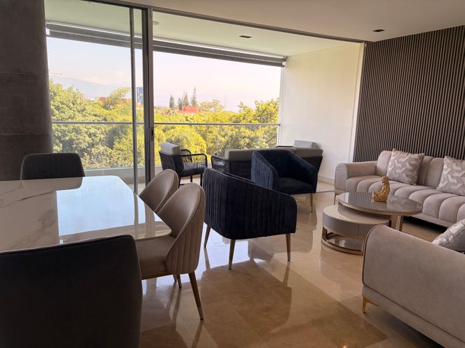 Apartamento de 3 alcobas en venta en Pance, Cali, 209 m² · foto 2 de 7