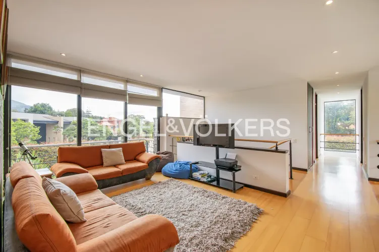 Casa de 4 alcobas en venta en Guaymaral, Bogotá, 332 m² · foto 8 de 18