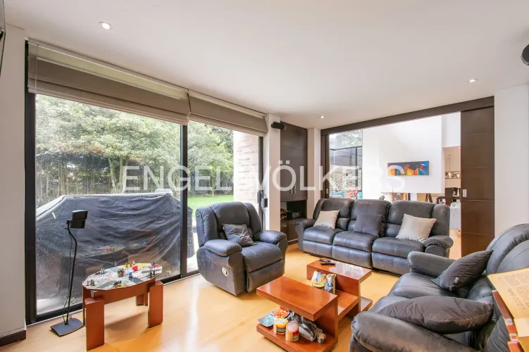 Casa de 4 alcobas en venta en Guaymaral, Bogotá, 332 m² · foto 6 de 18