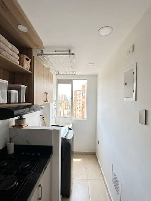 Apartamento de 3 alcobas en venta en Loma De San Jose, Sabaneta, 77 m² · foto 7 de 15