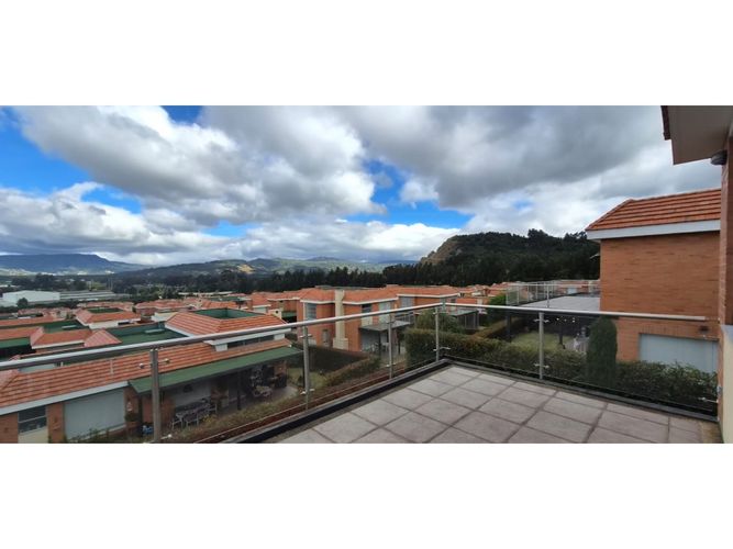 Casa de 3 alcobas en venta en El Belen, Cajicá, 254 m² · foto 4 de 20